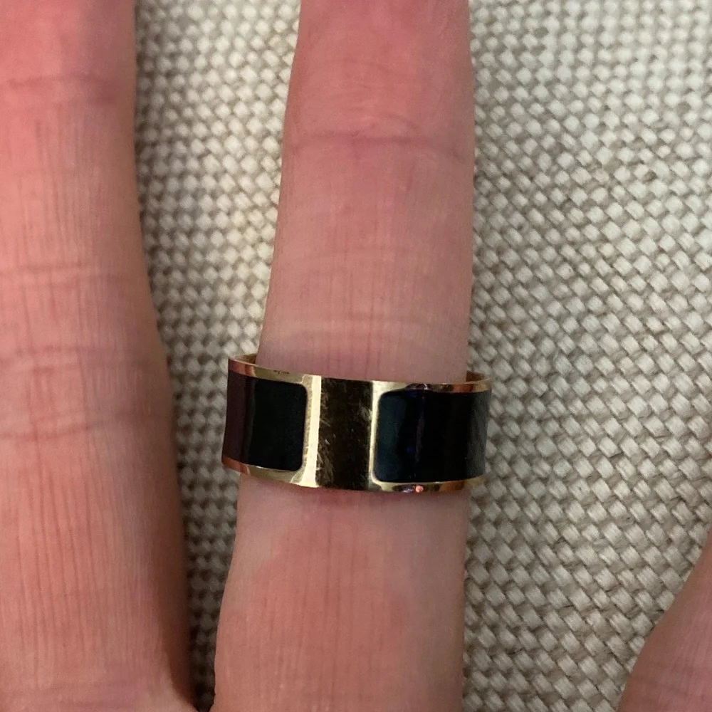 Ring - Picture 3 of 4